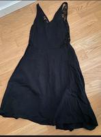 Schwarzes Kleid mit Spitze / Stoff / H&M Walle - Handelshäfen Vorschau