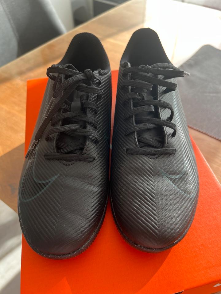 Nike Sportschuhe 37,5 wie neu in Frankfurt am Main