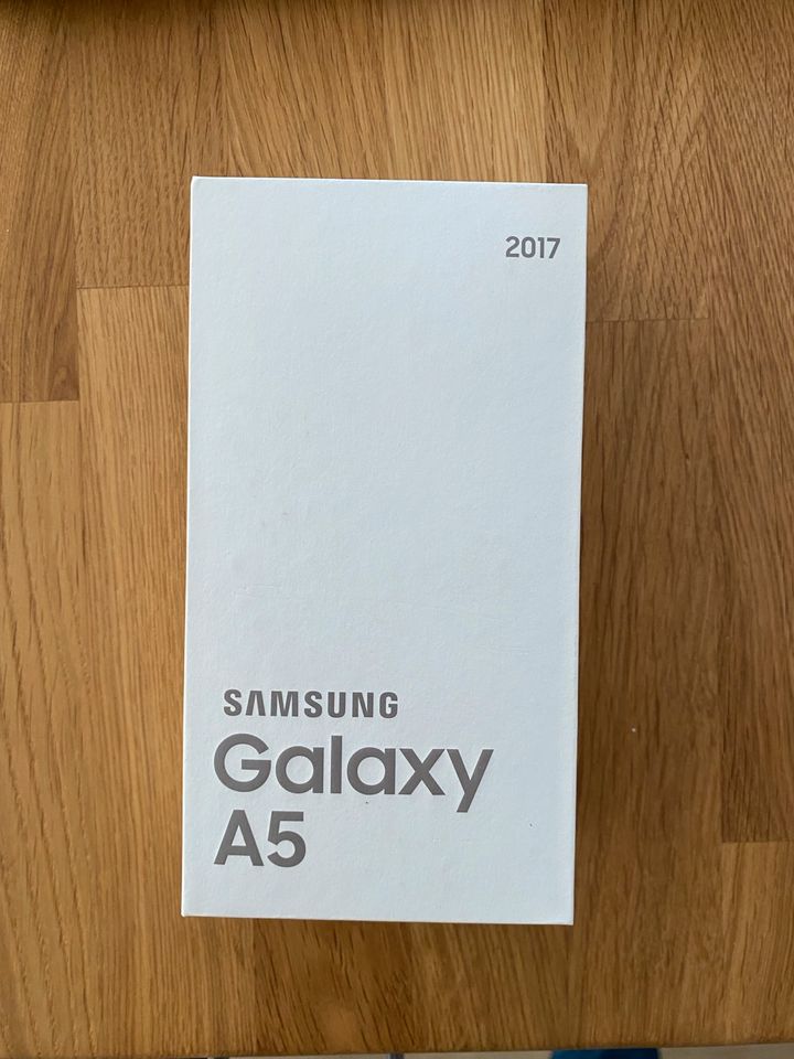 Samsung Galaxy A5 2017 in Reutlingen