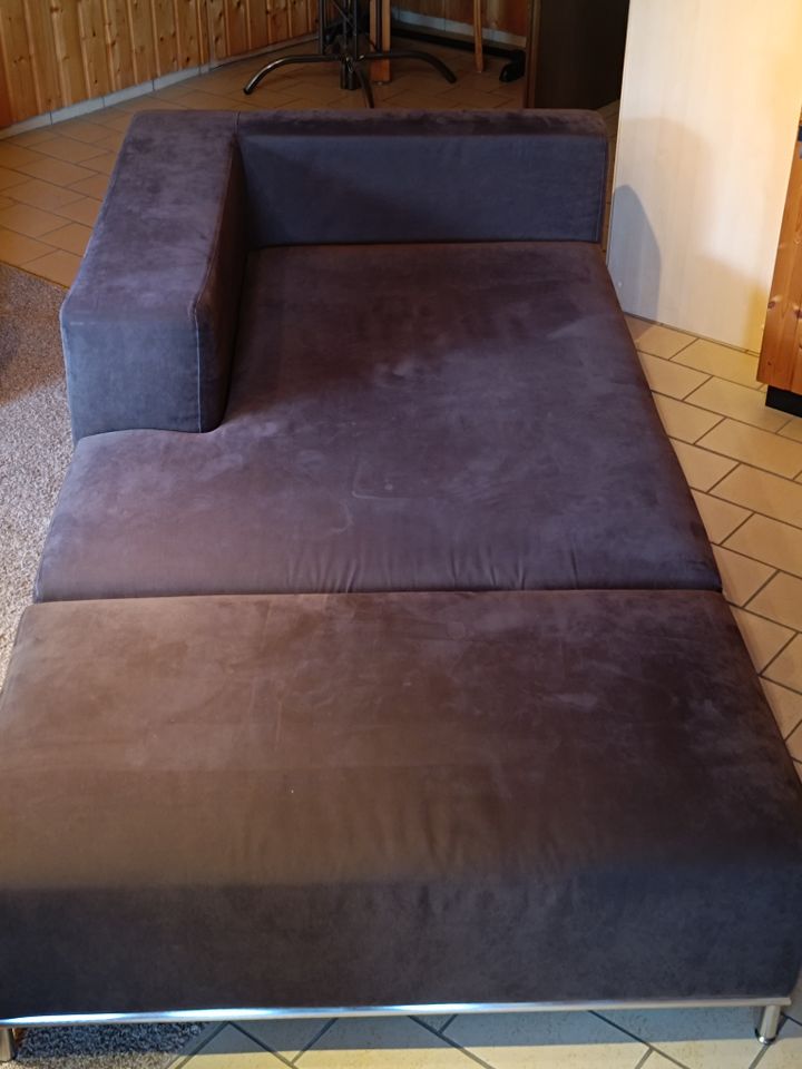 Sofa mit großem Hocker, braun in Hüttlingen