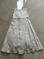 Mädchen Kleid mit Blumen und Perlen schönes Hochzeitskleid Kinder Nordrhein-Westfalen - Soest Vorschau