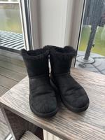 Ugg Mini Bailey Bow - Schwarz - 38 Nordrhein-Westfalen - Herford Vorschau