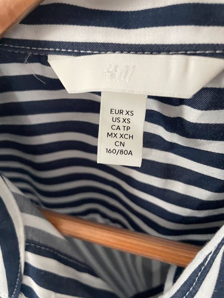 Bluse gestreift H & M Größe XS oversized, passt S in Hückelhoven