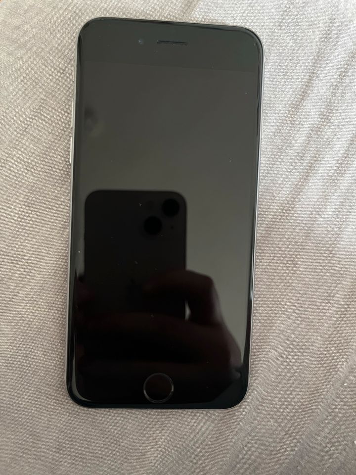 iPhone 6 Silber 64gb in Kiel