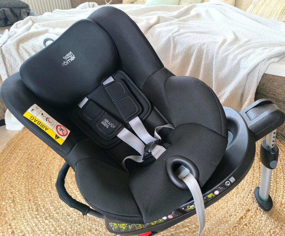 Kindersitz Britax Römer Dualfix2 R drehbar, inkl. Sommerbezug in Hannover