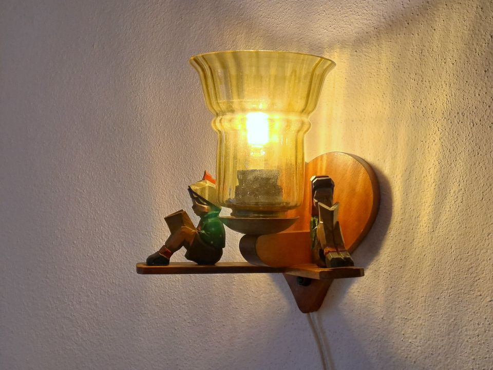 Wandlampe ZICO Kinderzimmer Holzfigur Bücherwurm Vintage 50/60er in Dresden