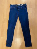 Hollister Hose Jeans Jeanshose blau W28/L31 Nordrhein-Westfalen - Oberhausen Vorschau