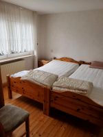 Schlafzimmer Echtholz Kiefer Betten Schrank Nachttische Niedersachsen - Wiesmoor Vorschau