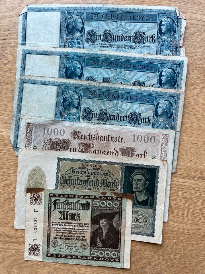 Diverse Reichsbanknoten in Hamburg