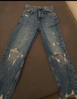Damen Jeans Hose Bershka Mom Jeans Gr XS 34 Nordrhein-Westfalen - Burbach Vorschau