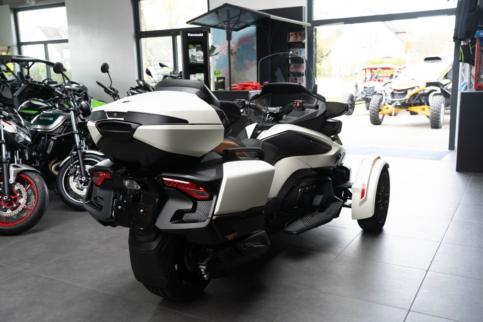 Can Am Spyder RT LTD Sea to Sky 2024 in Drakenburg