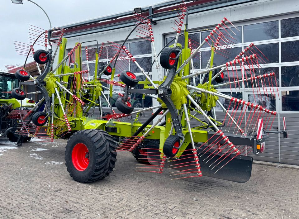 CLAAS LINER 4700 BUSINESS Schwader Vierkreiselschwader 4-Kreisel in Homberg