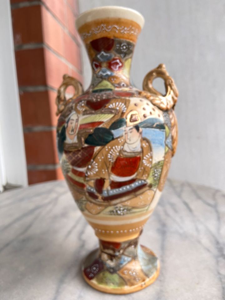 Antike Japanische bemalte SATSUMA Vase in Dortmund