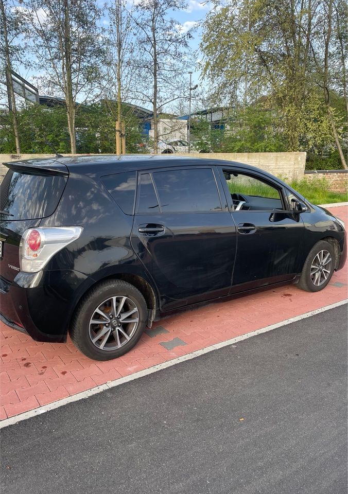 Toyota Verso 7 Sitzer in Wuppertal