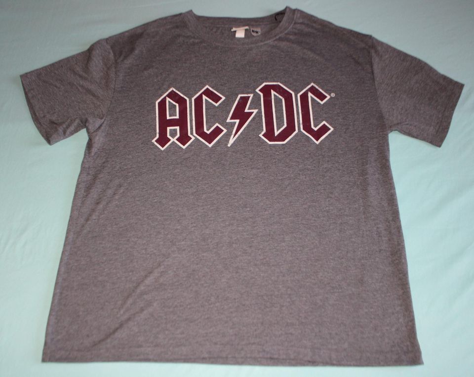 graues T-Shirt mit AC/DC-Logo ~ Gr. M ~ von H&M in Hürth