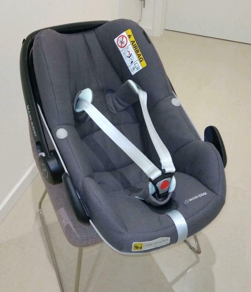 Maxi Cosi Basisstation Babyschale Kleinkinderautositz in Hamburg