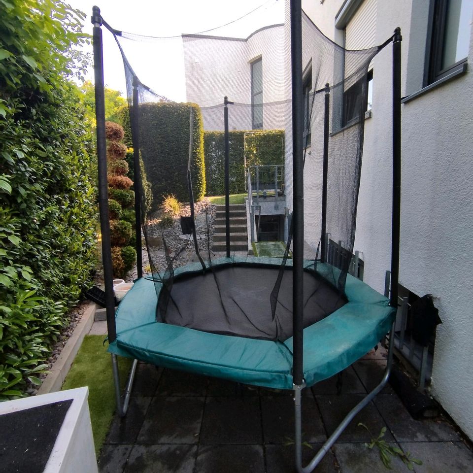 Trampolin Hexagonal 240 in Bietigheim-Bissingen