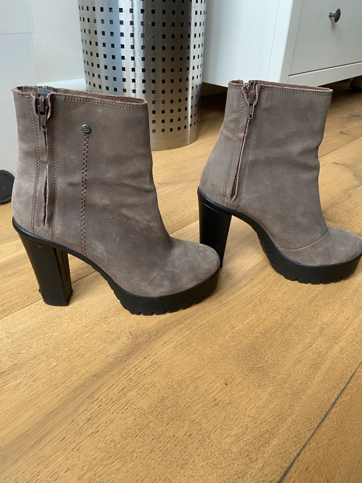 Bullboxer Stiefeletten Gr. 39 taupe in Brüggen