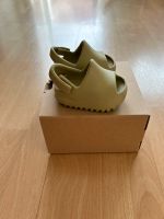 Adidas yeezy slides infant Größe eu 19 Hessen - Wöllstadt Vorschau