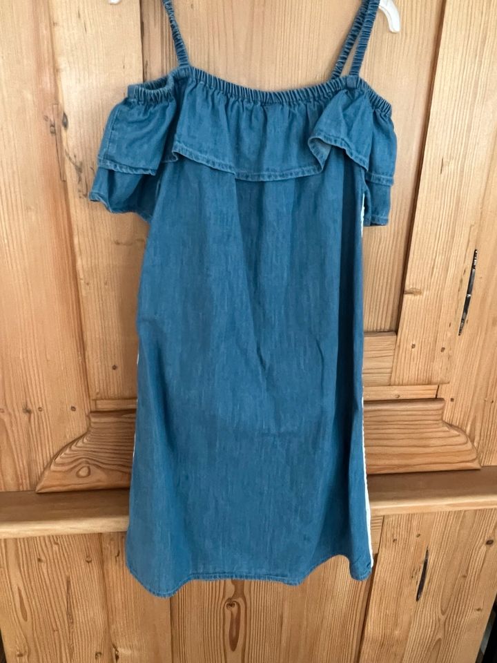 Kleid YIGGA 134 140 Jeans Sommer Mädchen mit Spitze in Neuler