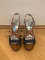 Guess High Heels Pumps braun blau München - Au-Haidhausen Vorschau