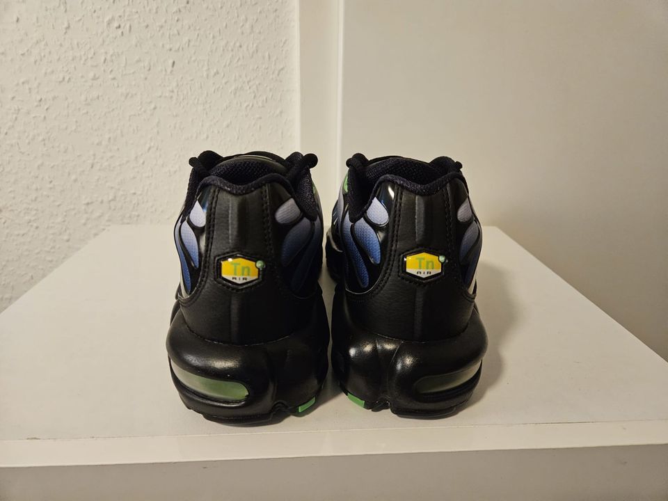 Nike Air Max Plus TN Icons 44.5 Black Unikat Limited Edition in Hannover
