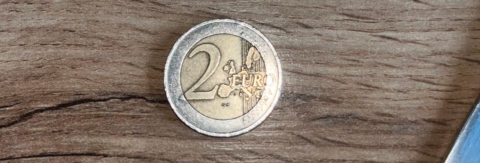 Echte 2 Euro Münze RF aus dem Jahr 2001. in Neumünster