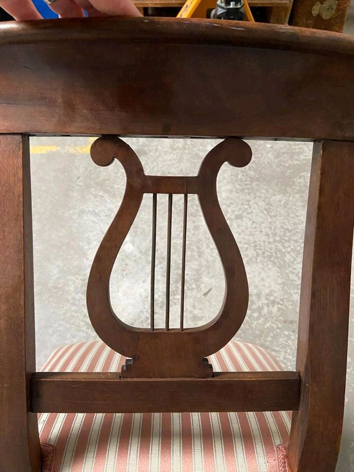 Edle Biedermeier Stühle mit Harfe in der Lehne Antik in Rellingen