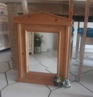 Spiegel aus Weichholz Höhe 65 cm Breite 52 cm Nordrhein-Westfalen - Moers Vorschau