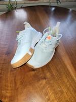 Turnschuhe Adidas Essence neu 39,5 Bayern - Dinkelscherben Vorschau