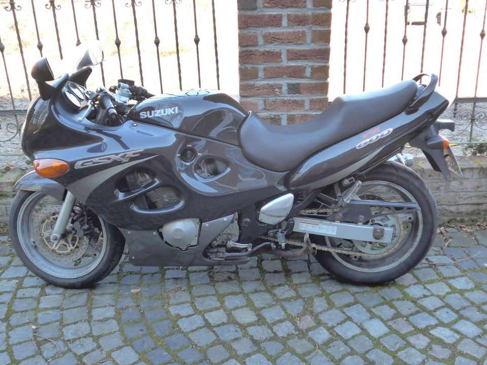 Suzuki GSX 600 F, 48 PS möglich A2, Inspektion NEU, TÜV neu in Neuss