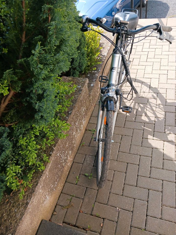 E-Bike Damenfahrrad von Fischer in Hümmel