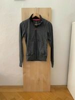 Sportjacke / Funktionsjacke / Laufjacke, Damen, H&M, Gr. XS, grau München - Au-Haidhausen Vorschau