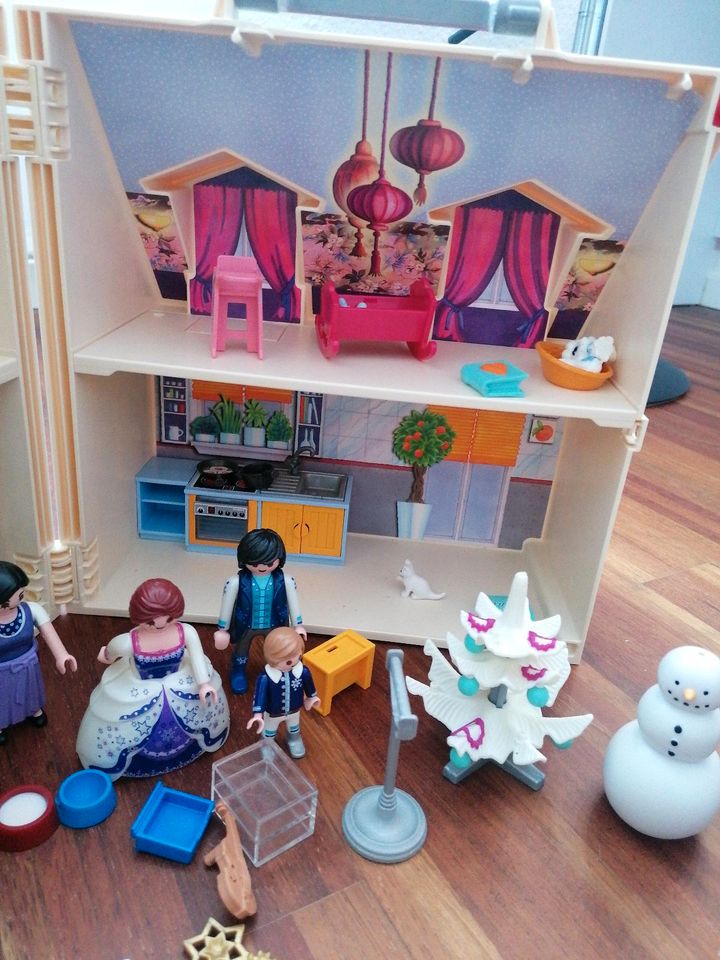PLAYMOBIL Dollhouse Set, Mitnehm-Puppenhaus mit Figuren in Ludwigsburg