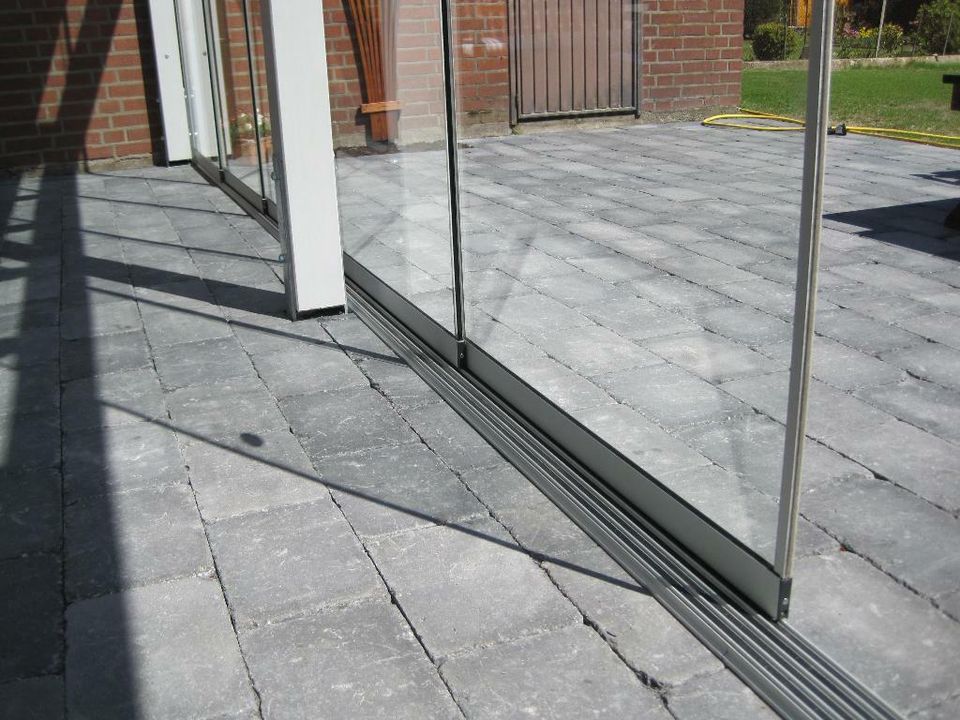 Terrassenüberdachung Terassendach Glas Windschutz Holz in Grevenbroich