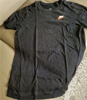 Shirt kurzer Arm schwarz Gr. 147/158 von NIKE Sachsen - Riesa Vorschau