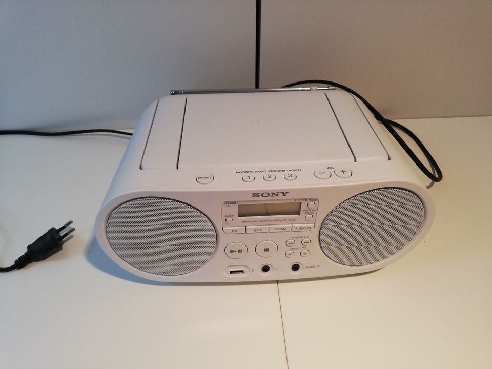 Sony ZS-PS50W weiß Radiorekorder mit CD-Spieler (UKW, USB, tragba in Winsen (Luhe)