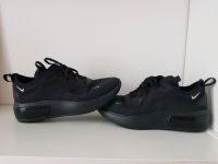 Sneaker Nike in komplett schwarz in 39 Berlin - Spandau Vorschau