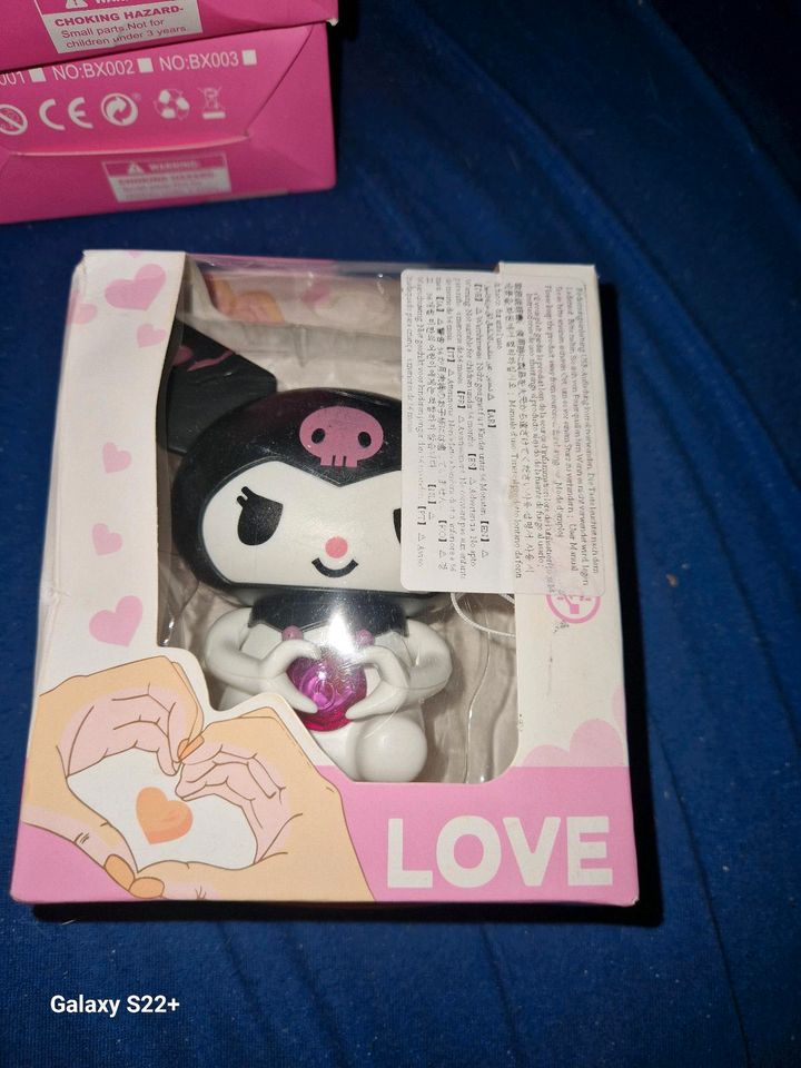Hello Kitty  Kuromi Figur blinkendes Herz in Aken