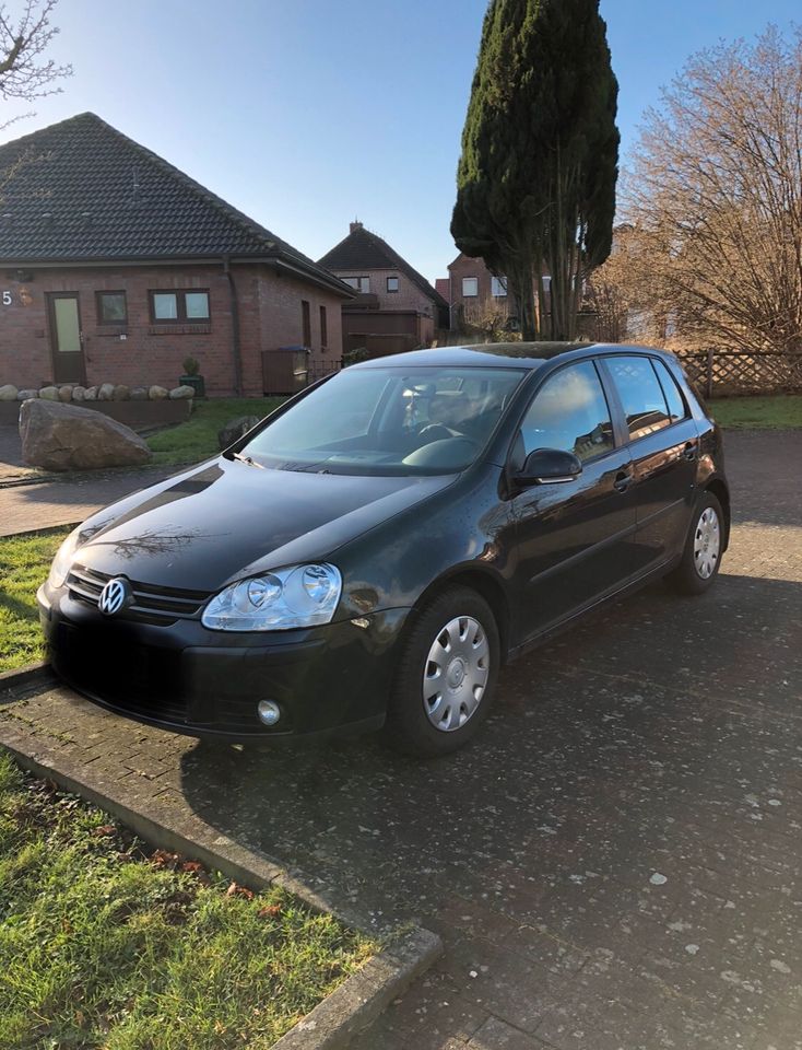 VW Golf 5 FSI 1.6 schwarz in Wilster