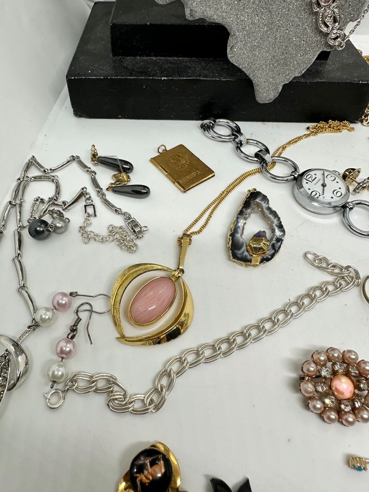 096 Modeschmuck Konvolut Vintage Ringe Perlen Alt Perlen in Rodgau