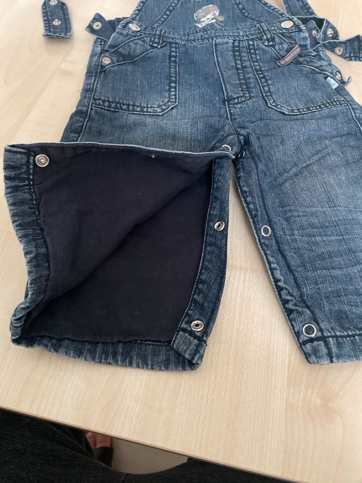 Jeans Latzhose in Größe 74 in Löhne