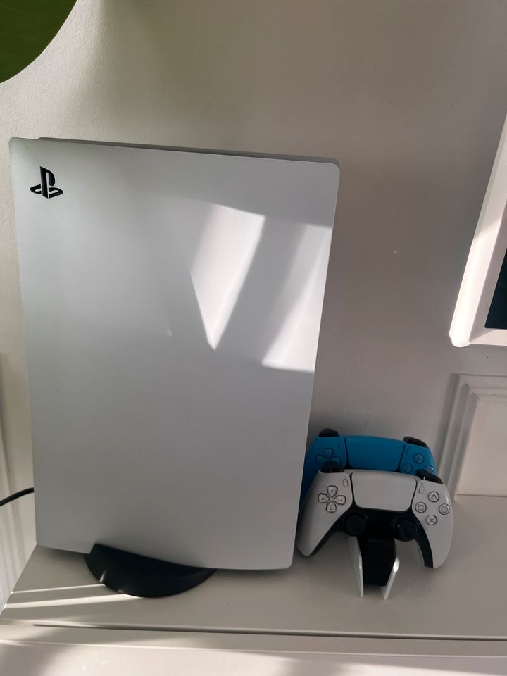 PlayStation 5 inkl. 2 Konsolen, Ladestation & Spiele in Dortmund