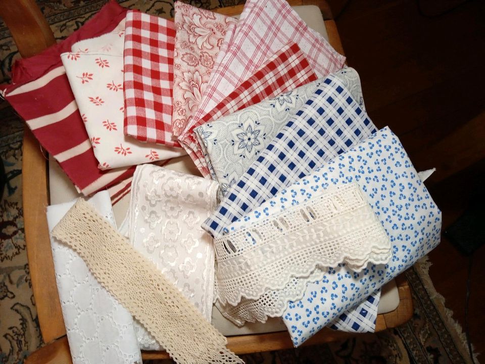 Kleines Patchwork Paket , Stoffe Bauernstoffe, Spitze in Thießen