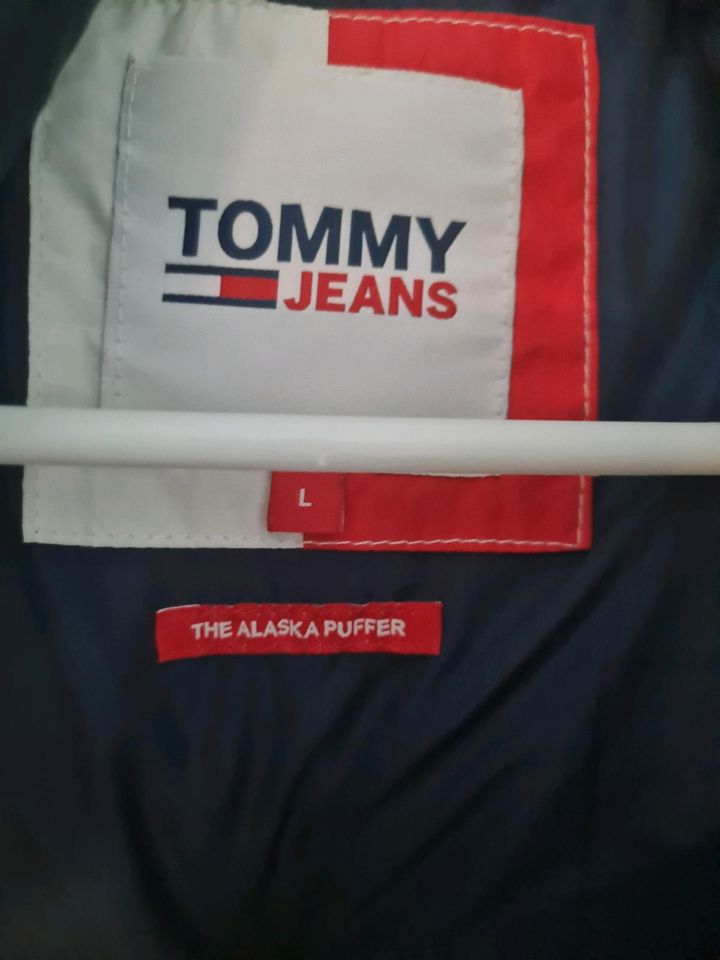 Tommy Jeans Weste gr.L neuwertig in Ober-Ramstadt