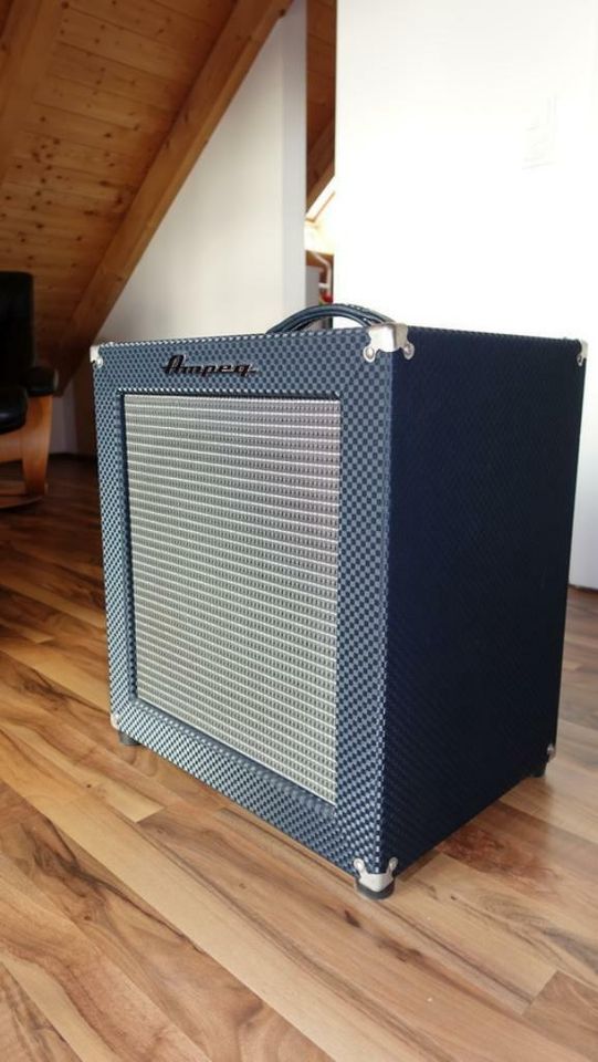 Original Ampeg Rocket Bass B100R Diamond Blue Combo Sonderserie in Hallbergmoos