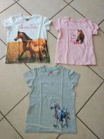 Mädchen T-Shirts Pferde weiß rosa grau Gr. 128 (116/122) - NEU Hessen - Weilmünster Vorschau