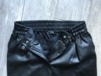 Bershka Hose schwarz, Lederlook, Gr. M/38 Leipzig - Dölitz-Dösen Vorschau