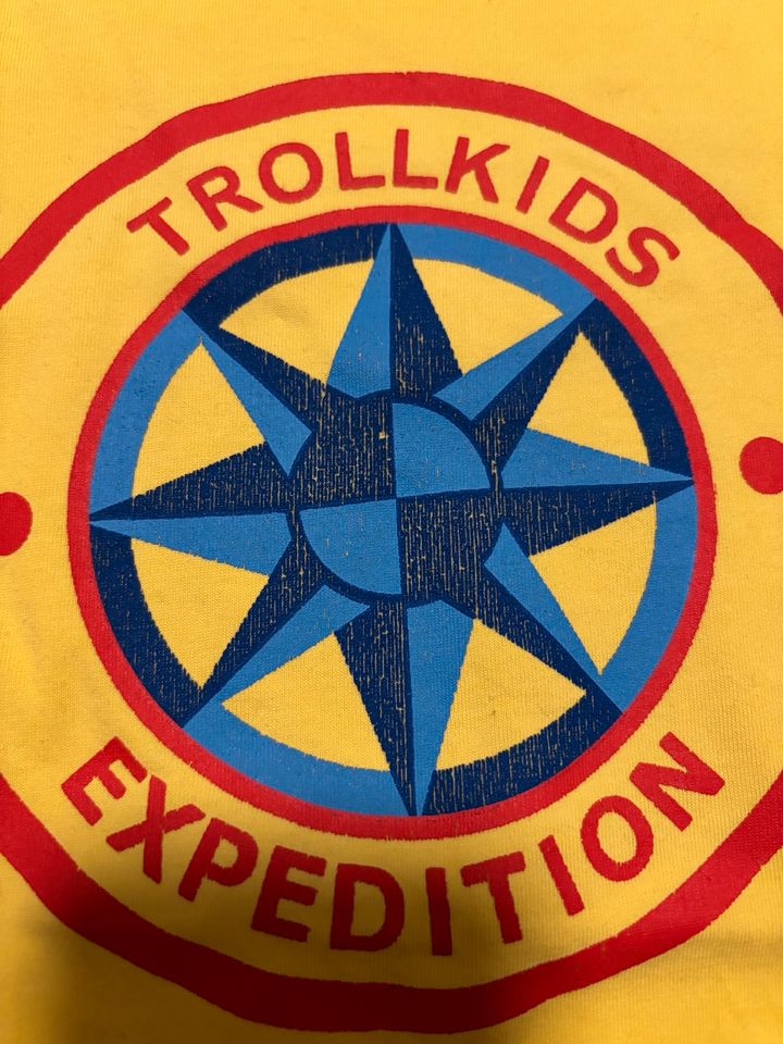 T-Shirt Trollkids gelb Gr. 140 in Berlin