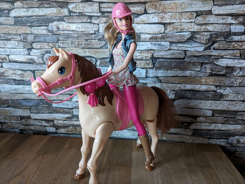 Barbie Saddle 'n Ride Pferd läuft Aufsprung in Neumarkt-Sankt Veit